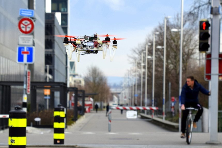 DroNet, czyli dron plus sztuczna inteligencja