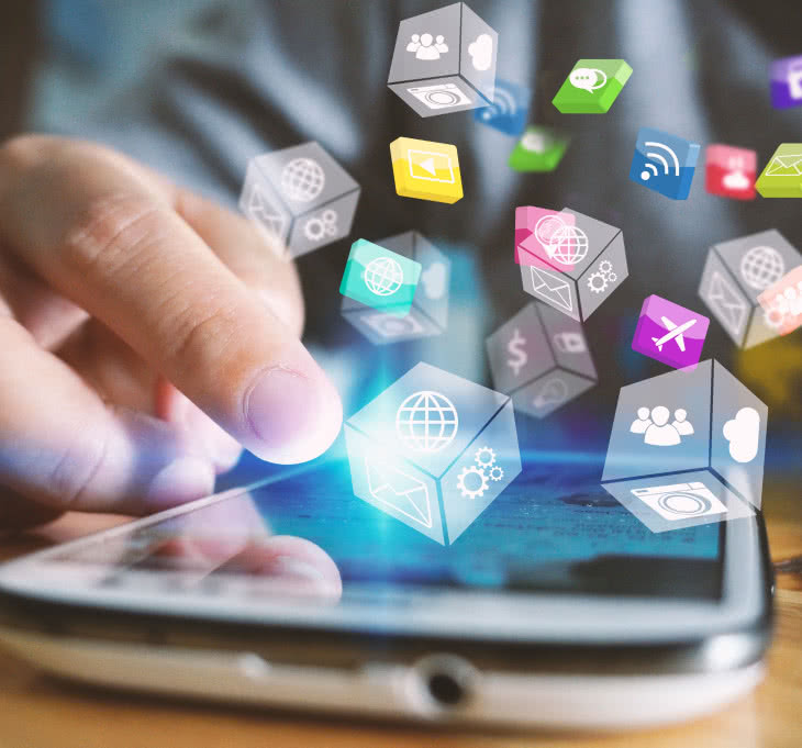 Zjadani przez nudę, reklamy i zalew botów. Media społecznościowe