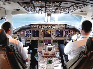 Kabina pilotów w Boeingu 747
