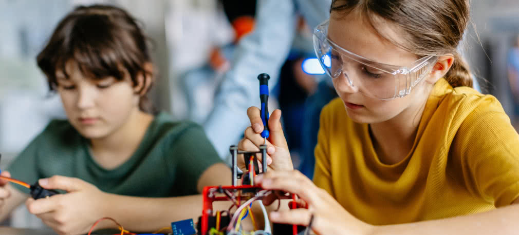 Budowa swojego pierwszego robota - jakie części i elementy mogą okazać się niezbędne