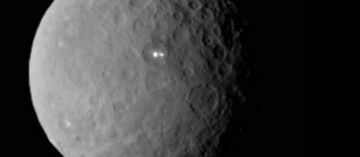 Świetliste punkty na Ceres wyjaśnione?