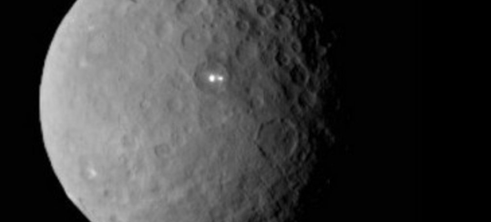 Świetliste punkty na Ceres wyjaśnione?