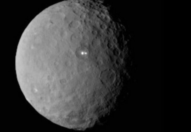 Świetliste punkty na Ceres wyjaśnione?