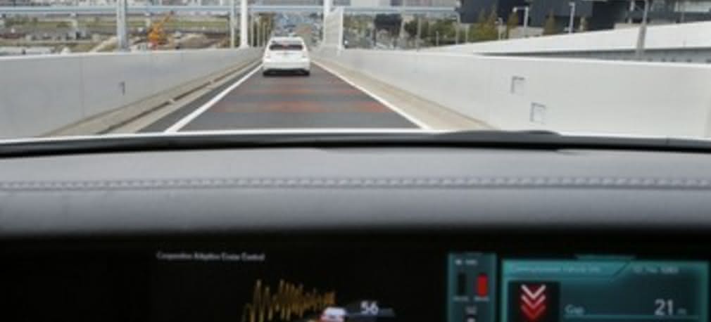 Toyota wprowadza systemy zapobiegające wypadkom na drodze